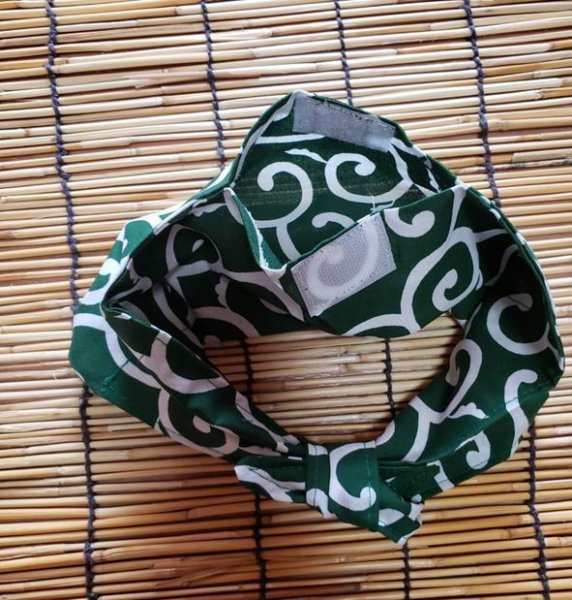画像3: 荷物風バンダナ　唐草中柄緑 (3)