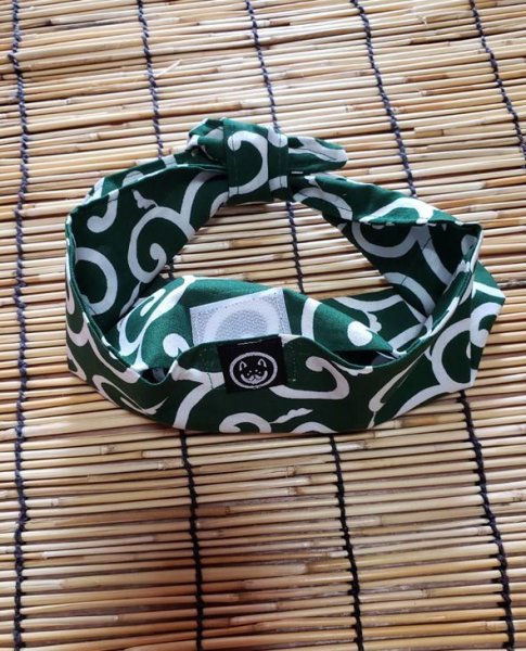 画像2: 荷物風バンダナ　唐草中柄緑 (2)