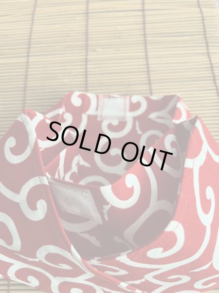 画像3: 荷物風バンダナ　唐草中柄赤 (3)